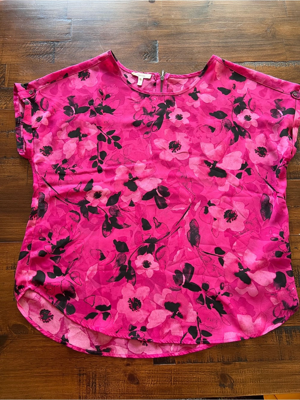 Maurices Hot Pink Floral Short Sleeve Blouse